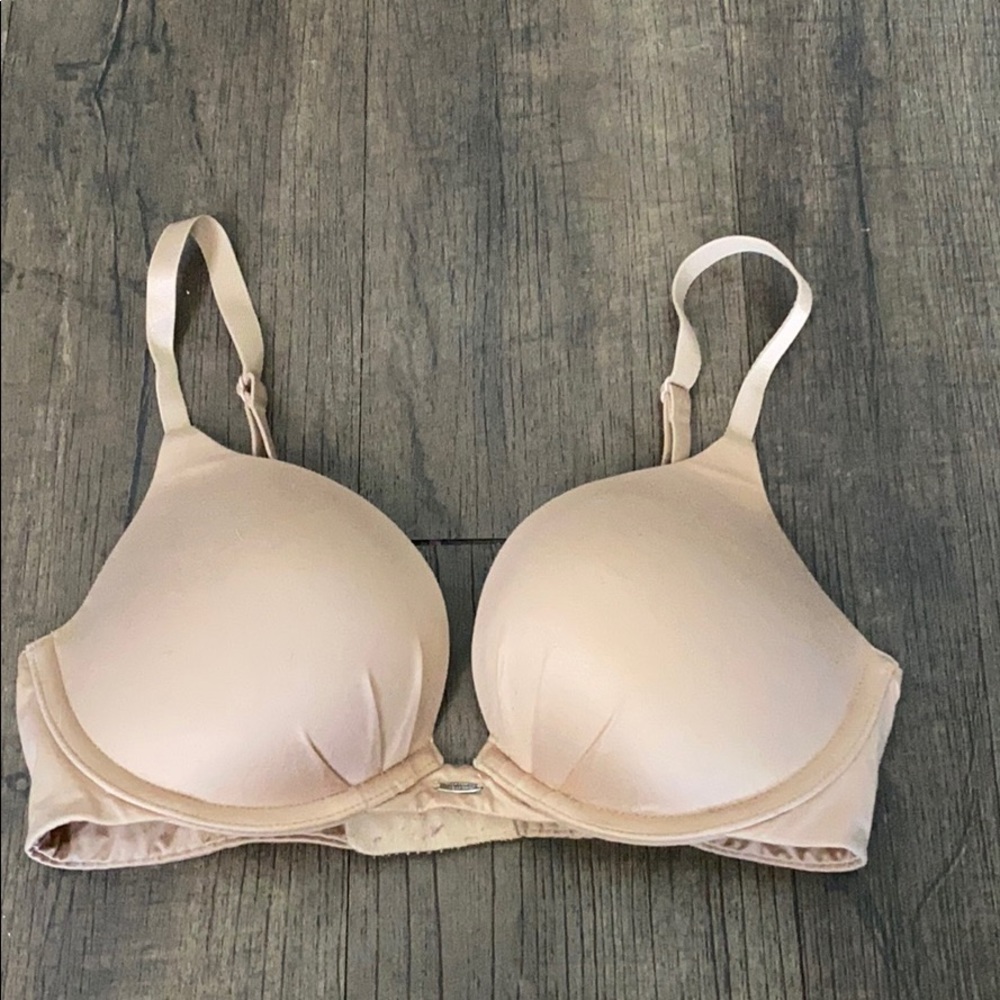 🤍VICTORIAS SECRET - Nude Fabulous Bra - 32D